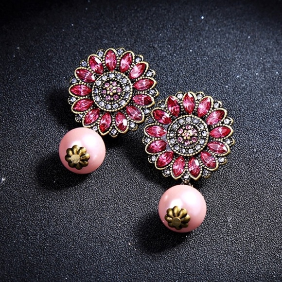 Jillerellas Castle Jewelry - Swarovski Pink Pearl Fiesta Earrings New With Tags